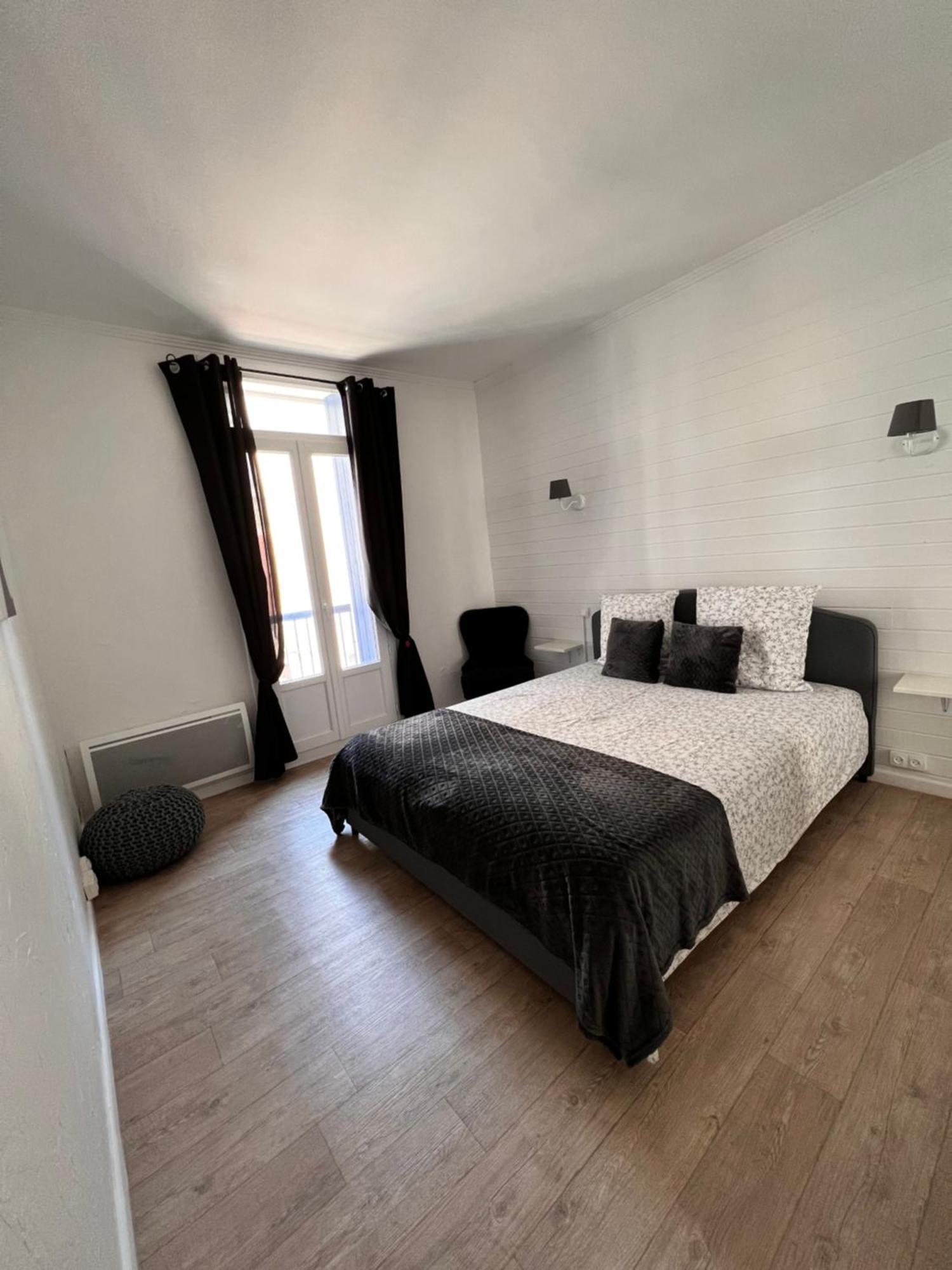 Gorgeous Town House Villa นาร์บอนน์ ภายนอก รูปภาพ