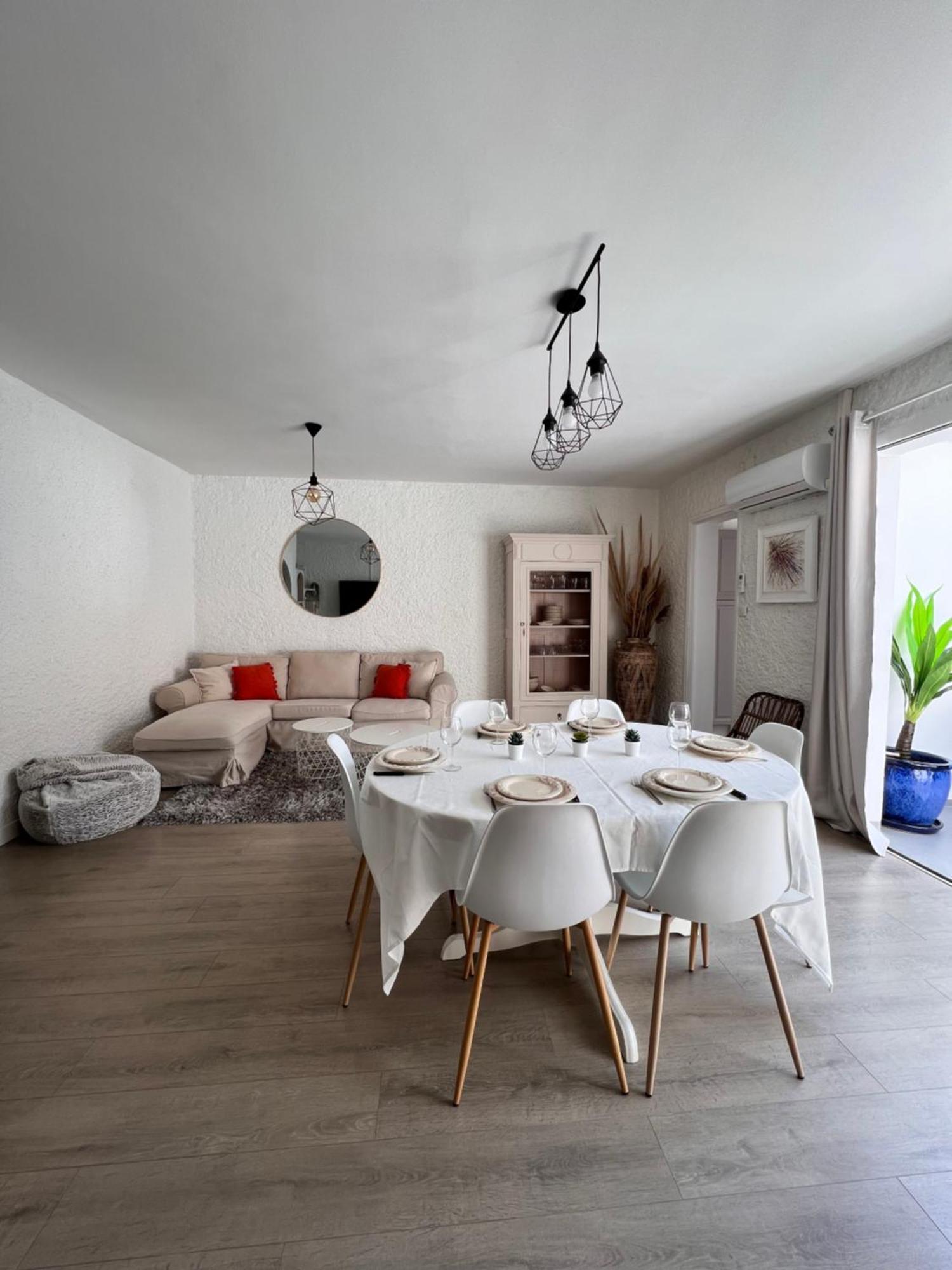 Gorgeous Town House Villa นาร์บอนน์ ภายนอก รูปภาพ