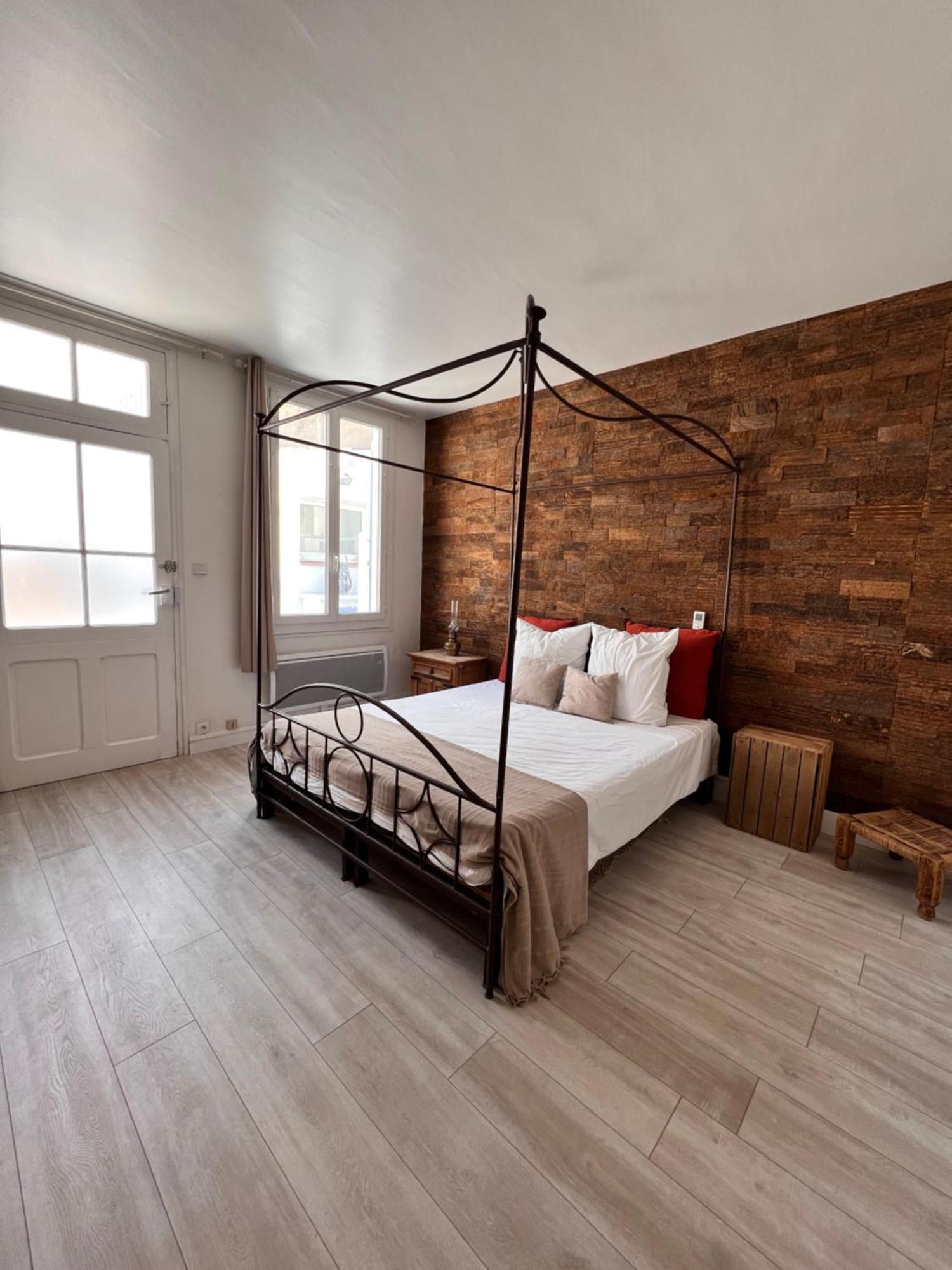 Gorgeous Town House Villa นาร์บอนน์ ภายนอก รูปภาพ